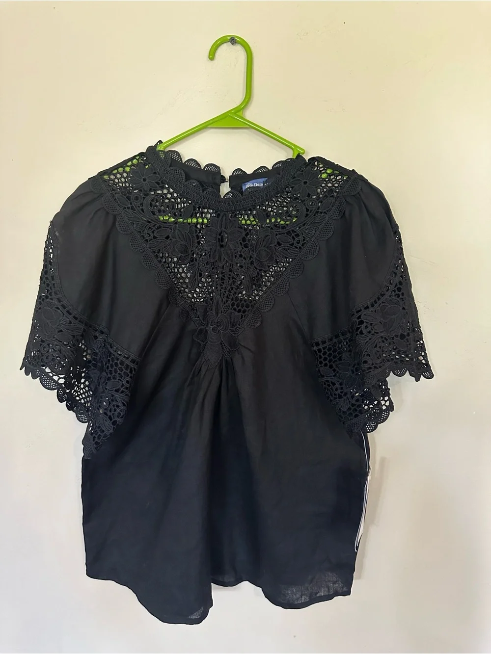 Democracy Black Lace Yoke Puff Sleeve Blouse